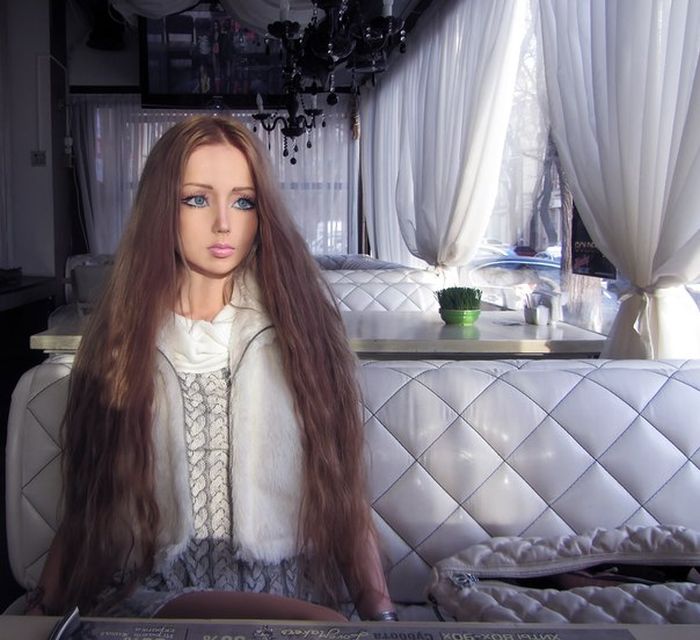 Real-Life Doll (60 pics)