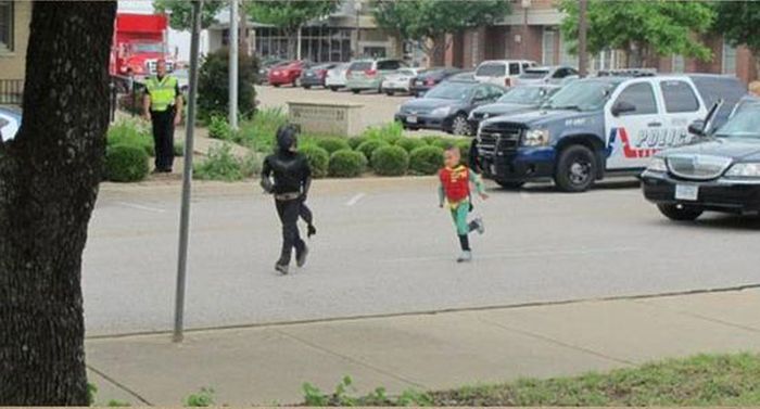 Kid Gets to be Batman for a Day (17 pics)