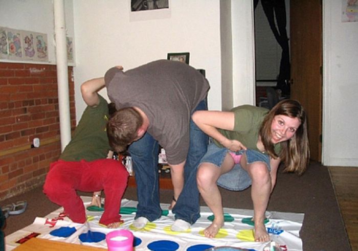 Playing Twister At Parties (14 pics)