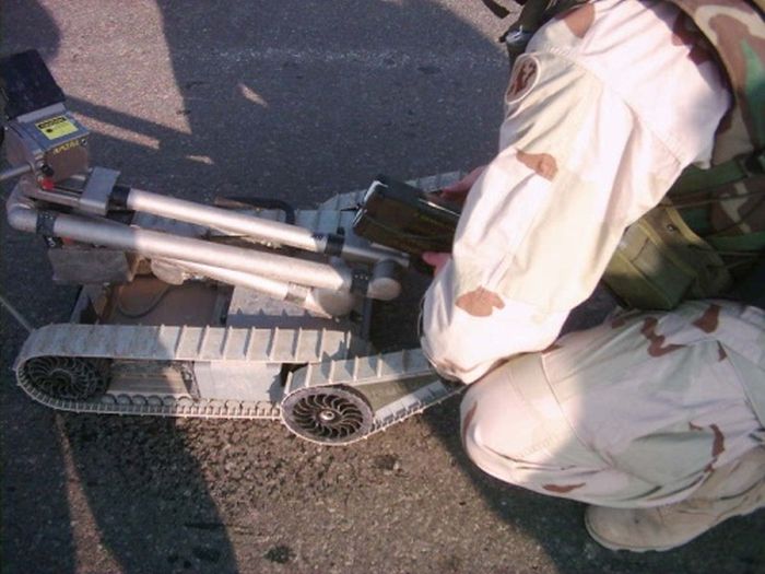 EOD robots (31 pics)