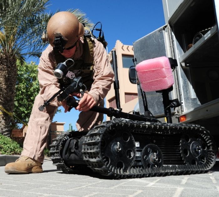 EOD robots (31 pics)