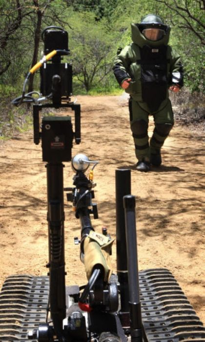 EOD robots (31 pics)