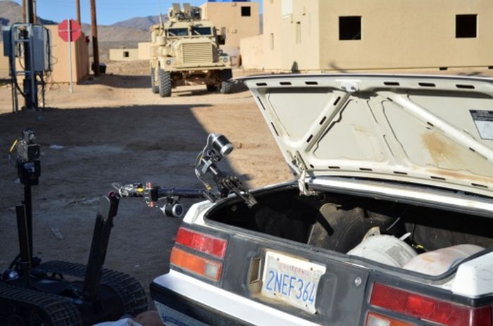 EOD robots (31 pics)