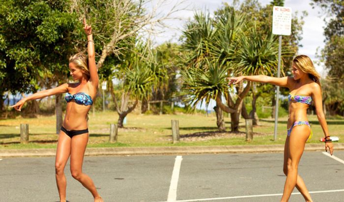 Summer Girls (33 pics)