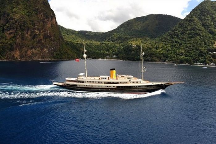 Beautiful Nero Yacht by Neptun Ozis (15 pics)