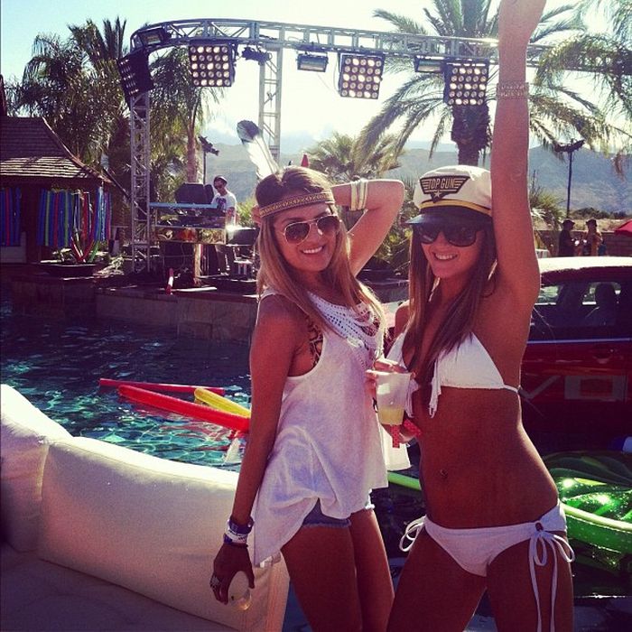 Bikini Girls At Coachella 2012 (60 pics)