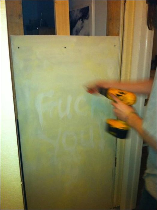 Roommate Prank (22 pics)