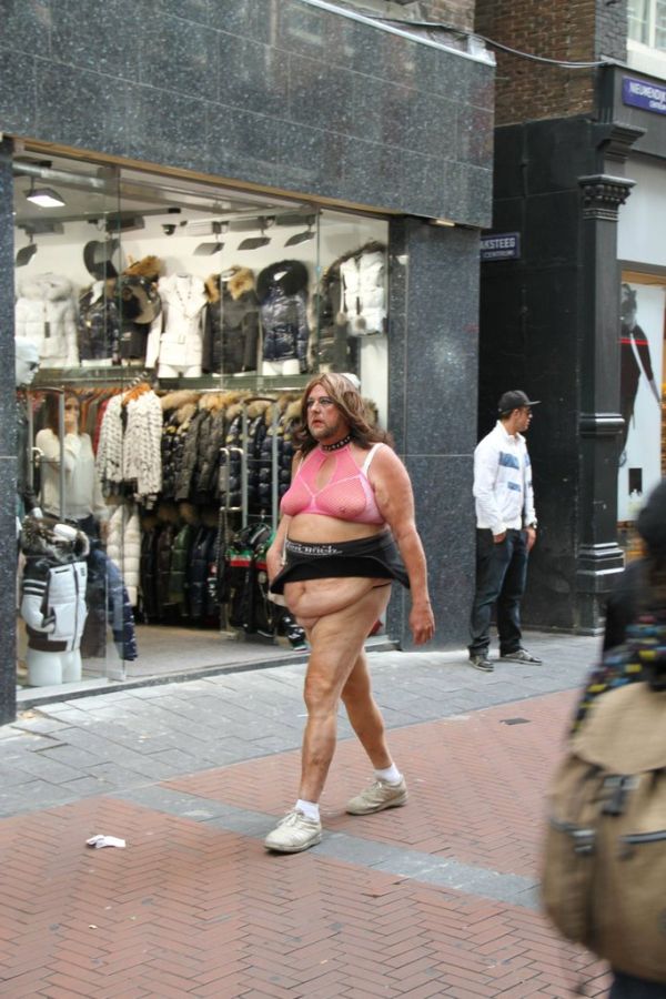 Crazy Guy in Amsterdam (3 pics)