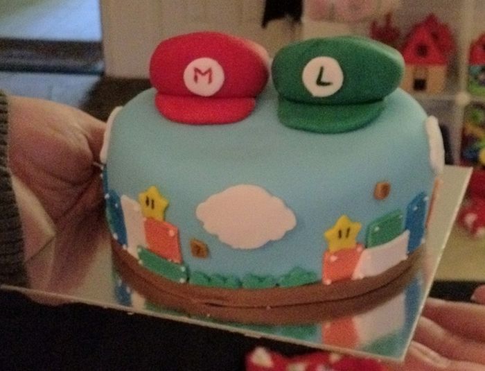 Super Mario Cakes (100 pics)