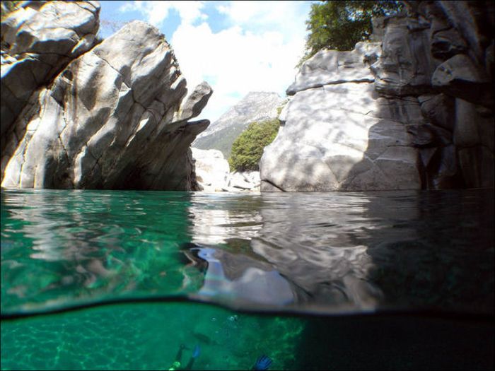Incredibly Clear Waters of Verzasca River (12 pics)