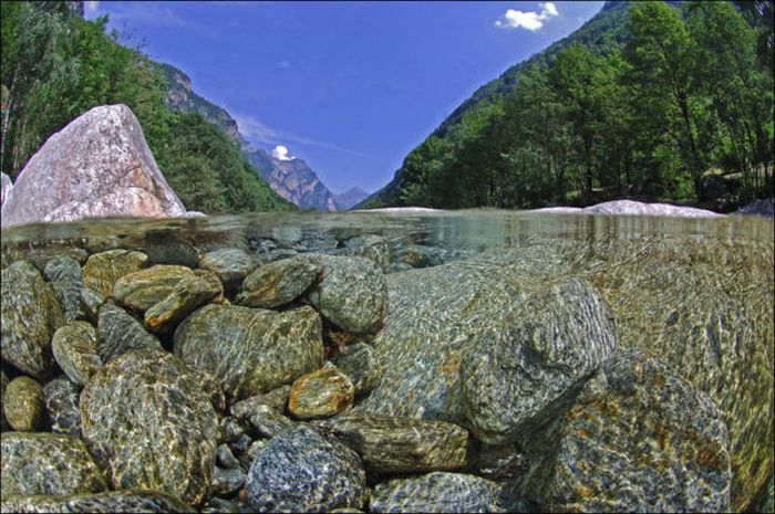 Incredibly Clear Waters of Verzasca River (12 pics)