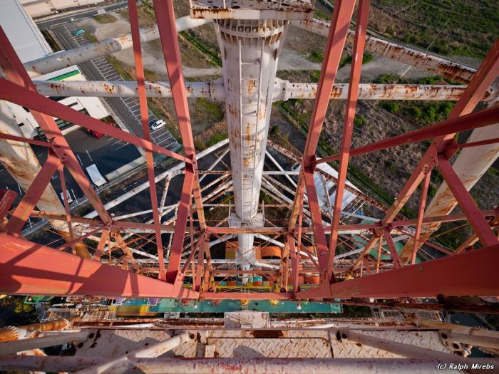 Abandoned Ferris Wheel in Japan (40 pics)