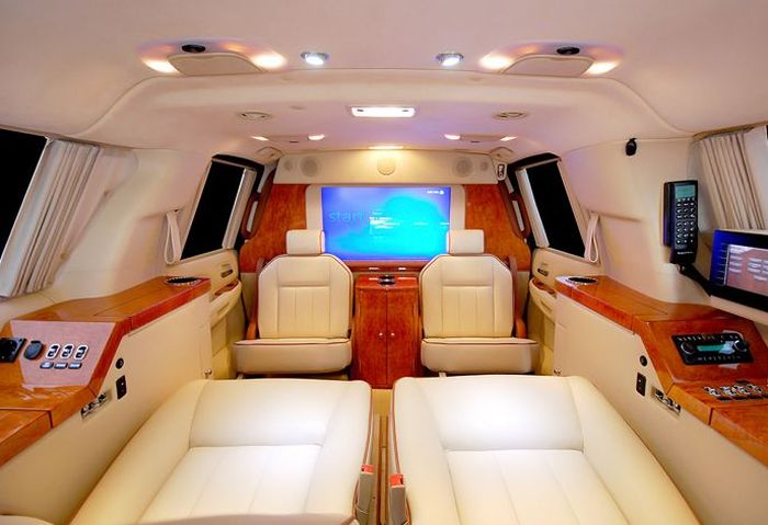 Becker Cadillac Escalade ESV (22 pics)