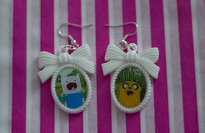 Television-Themed Earrings (53 pics)