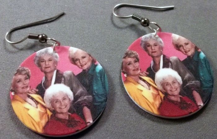 Television-Themed Earrings (53 pics)