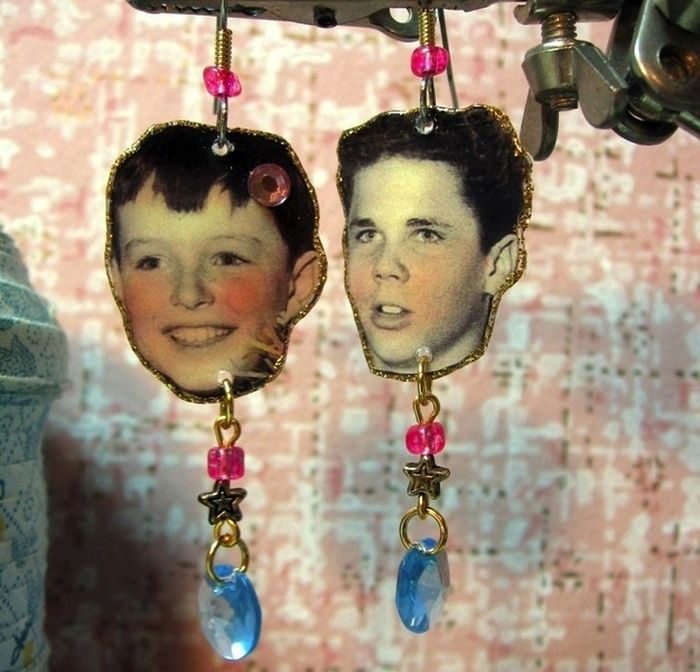 Television-Themed Earrings (53 pics)