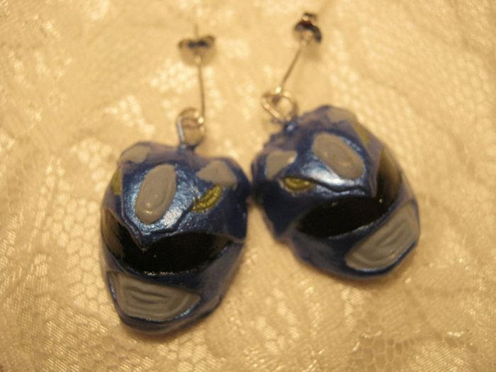 Television-Themed Earrings (53 pics)