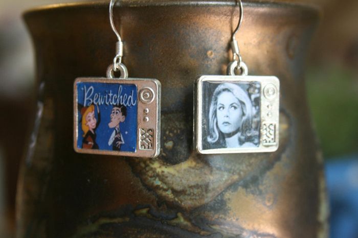 Television-Themed Earrings (53 pics)