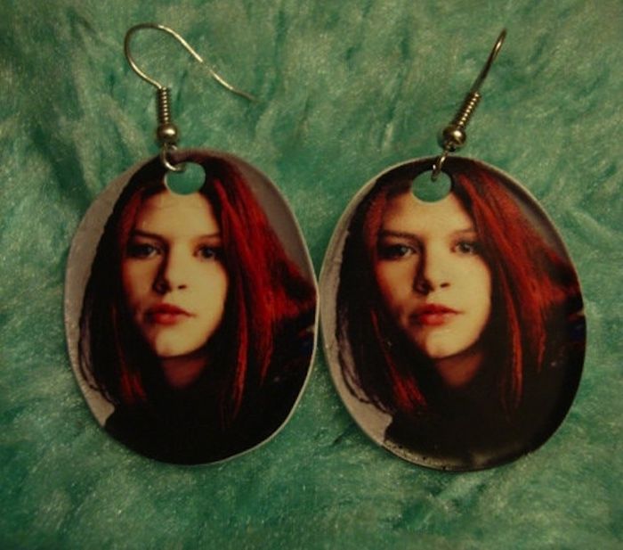 Television-Themed Earrings (53 pics)