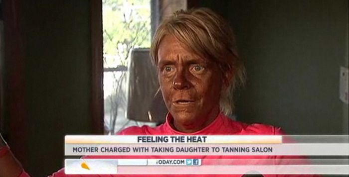 Mother Took 5-Year-Old Daughter to Tanning Salon (7 pics)