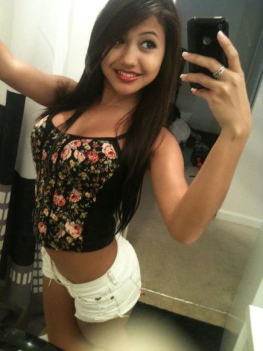 Sexy Asian Girls (41 pics)