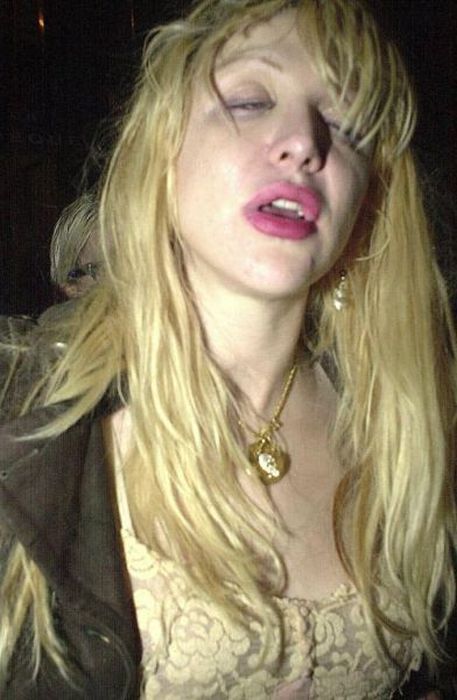 Drunk Celebrities (64 pics)