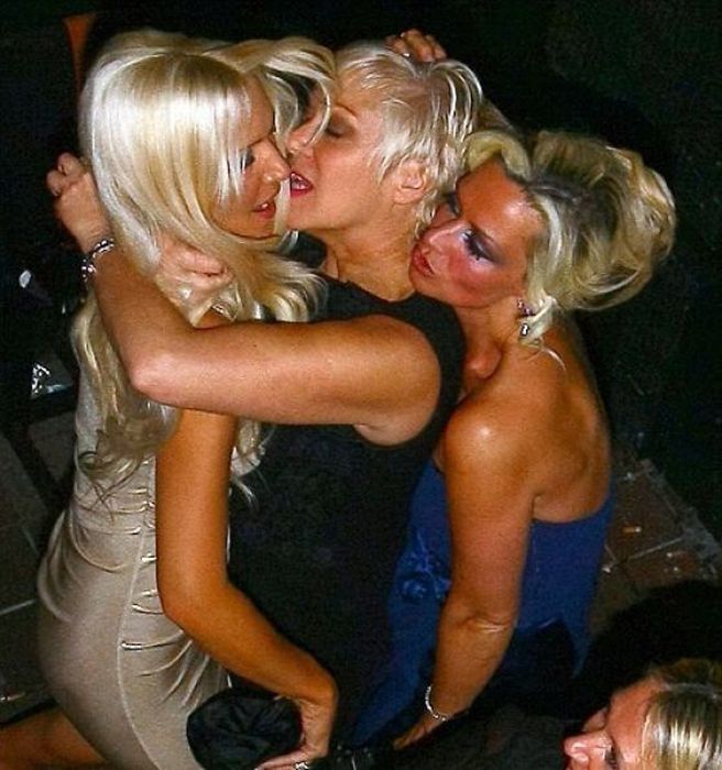 Drunk Celebrities (64 pics)