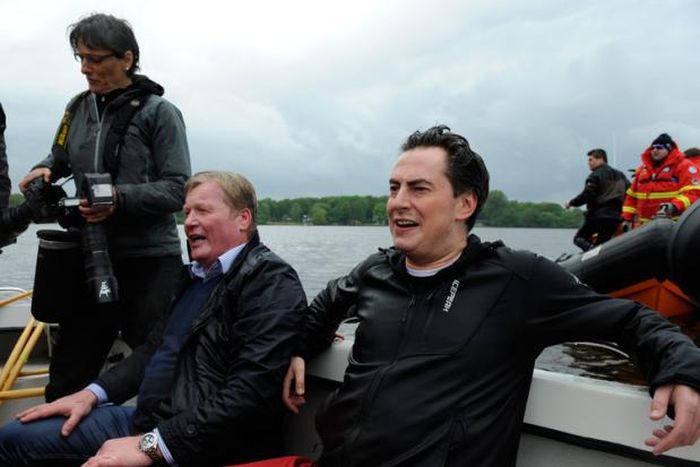 German Politicians Boat Fail (15 pics)