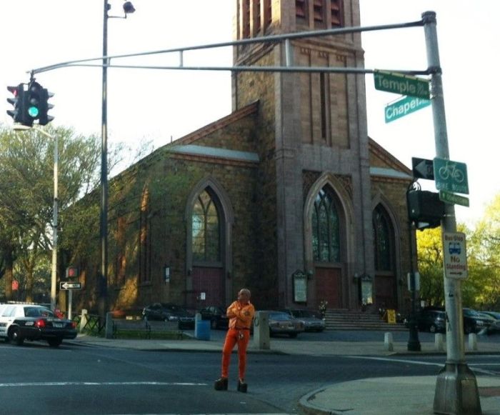 Guy Who Wanted to Look Taller (6 pics)