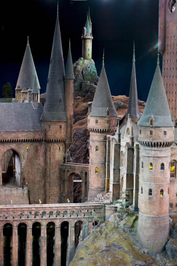 The Real Life Hogwarts Castle (7 pics)