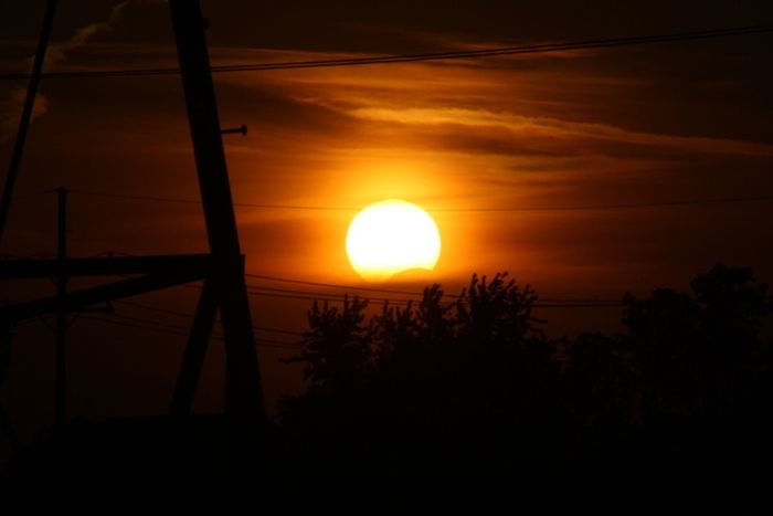 Beautiful Photos Of The Solar Eclipse (50 pics)