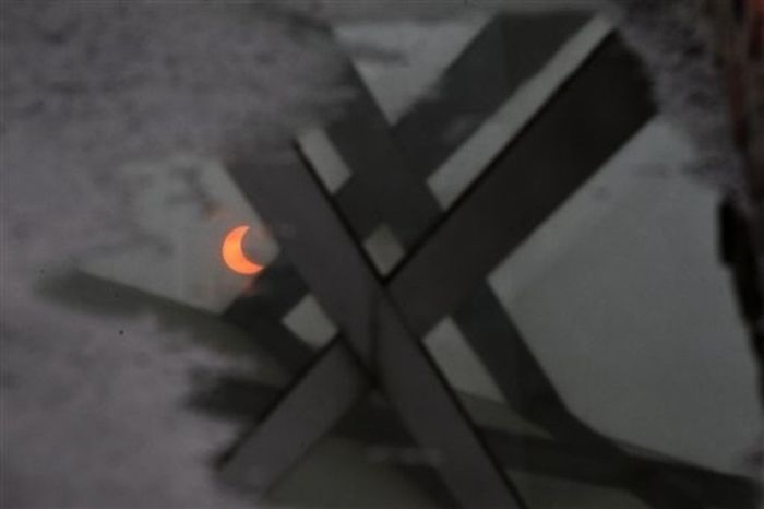 Beautiful Photos Of The Solar Eclipse (50 pics)