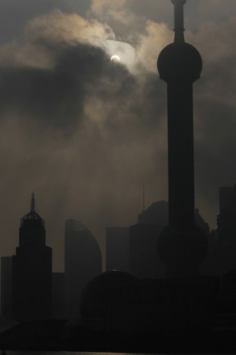 Beautiful Photos Of The Solar Eclipse (50 pics)