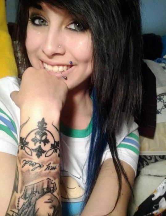 Cute Emo Girls (60 pics)