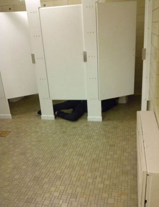 Wasted People Doing Funny and Stupid Things (35 pics)