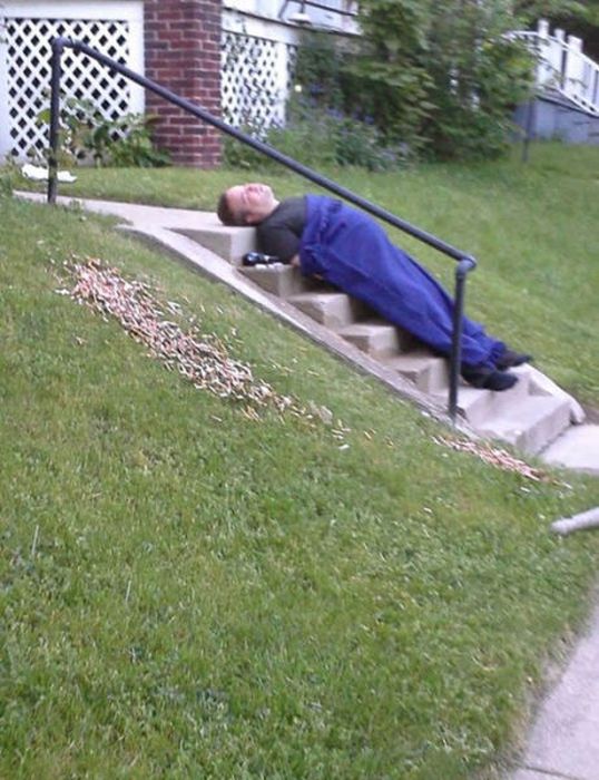 Wasted People Doing Funny and Stupid Things (35 pics)