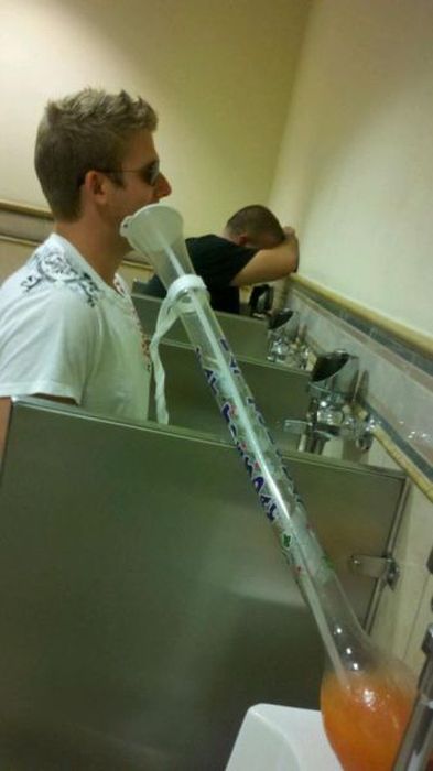 Wasted People Doing Funny and Stupid Things (35 pics)