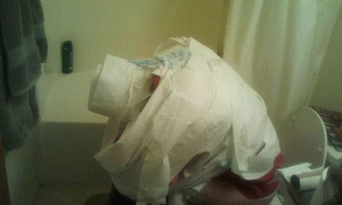 Wasted People Doing Funny and Stupid Things (35 pics)