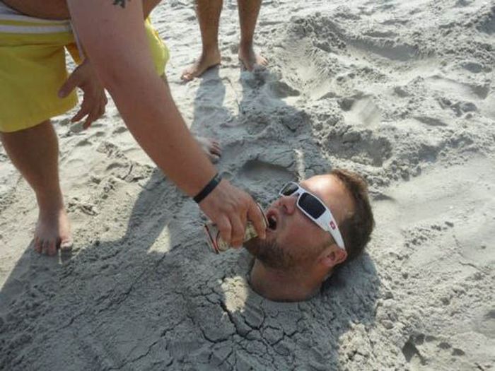 Wasted People Doing Funny and Stupid Things (35 pics)
