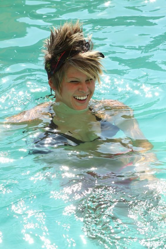 Pool Party Girls (25 pics)