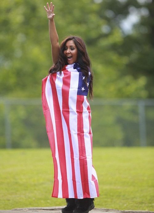 Girls Wearing American Flags (58 pics)