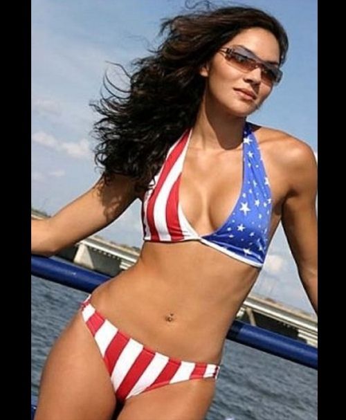 Girls Wearing American Flags (58 pics)