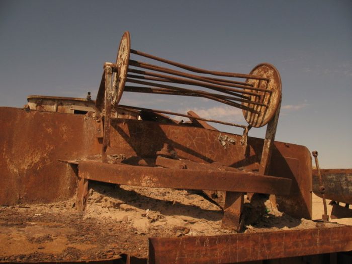 Abandoned Ships of Dead Aral Sea (22 pics)