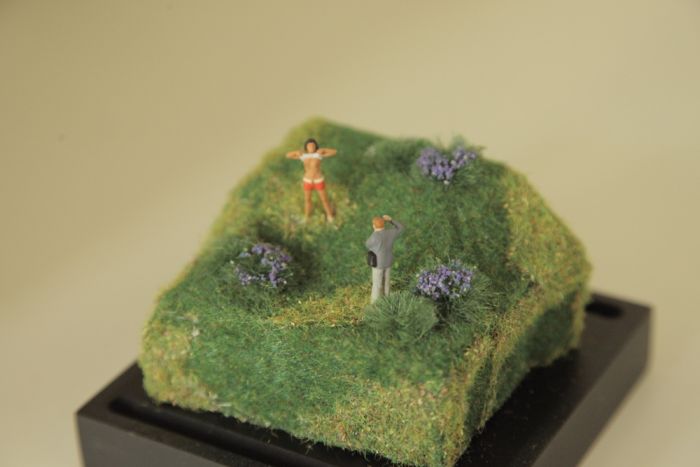 Violent Miniature Dioramas (13 pics)