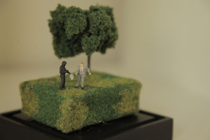 Violent Miniature Dioramas (13 pics)