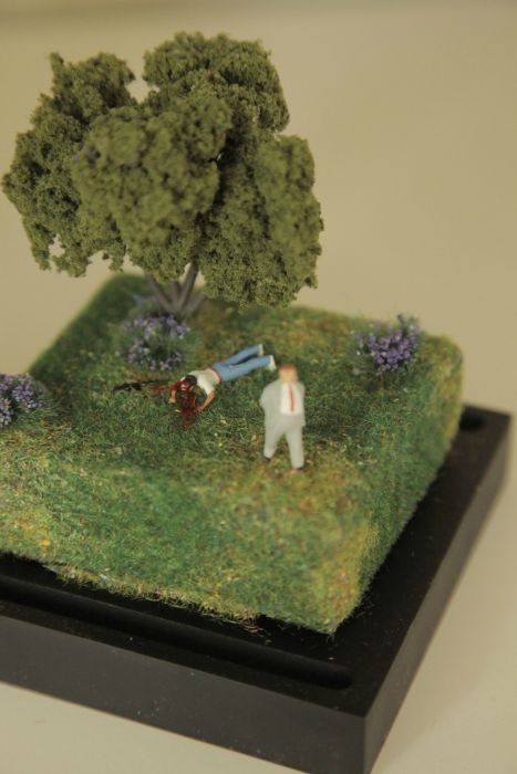 Violent Miniature Dioramas (13 pics)