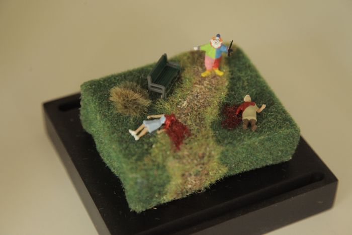 Violent Miniature Dioramas (13 pics)