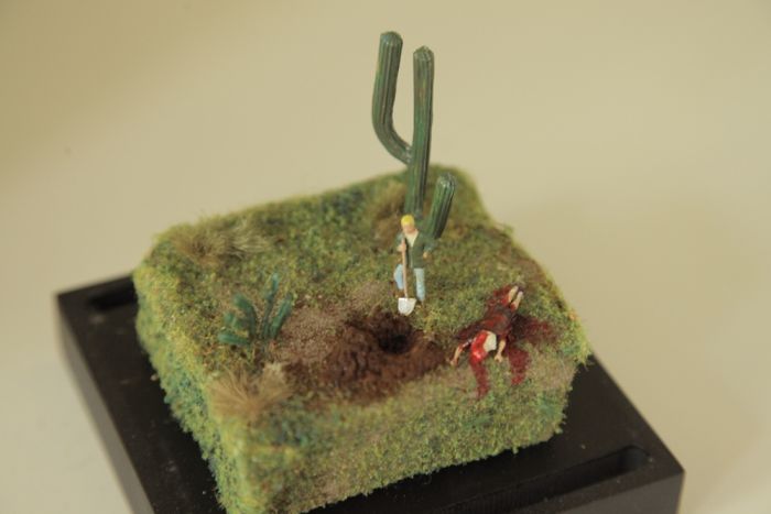 Violent Miniature Dioramas (13 pics)
