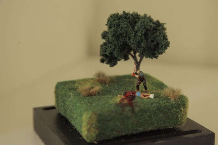 Violent Miniature Dioramas (13 pics)