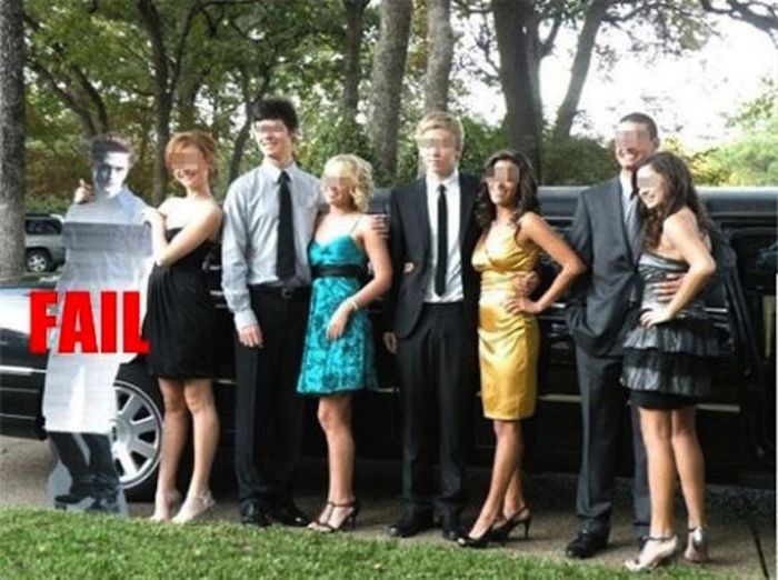 Awkward Prom Photos (65 pics)